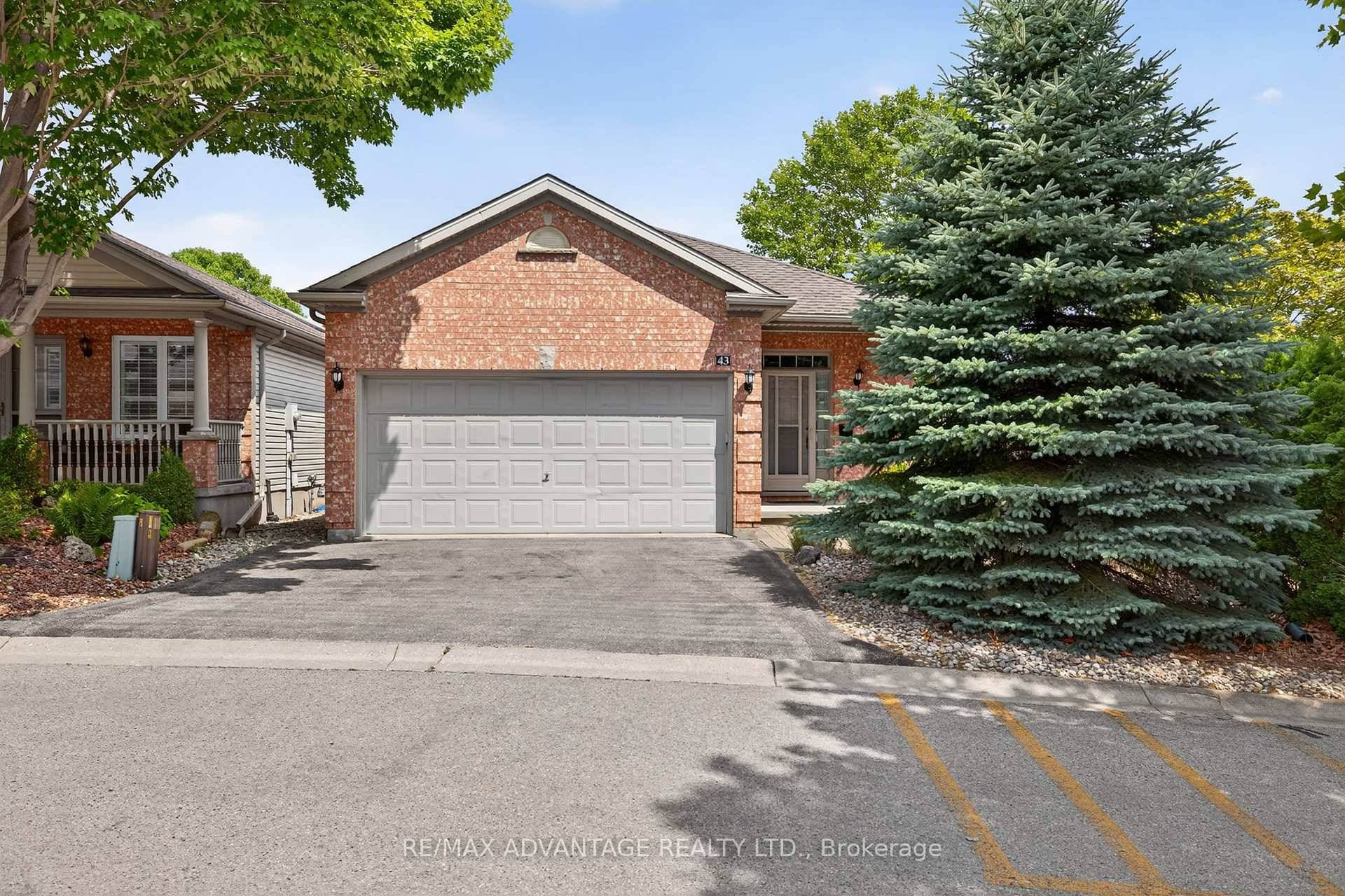 Bigger than it looks 3Bedroom, 2Bath Backsplit End Unit with Double Car Garage and private yard, steps away from Masonville Mall and more.