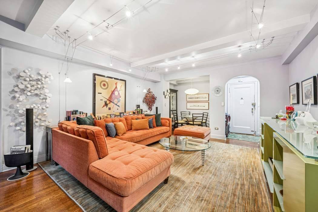 Apartment 2D is the only one bedroom of its kind in this full service Bing amp ; Bing cooperative at 2 Horatio Street.