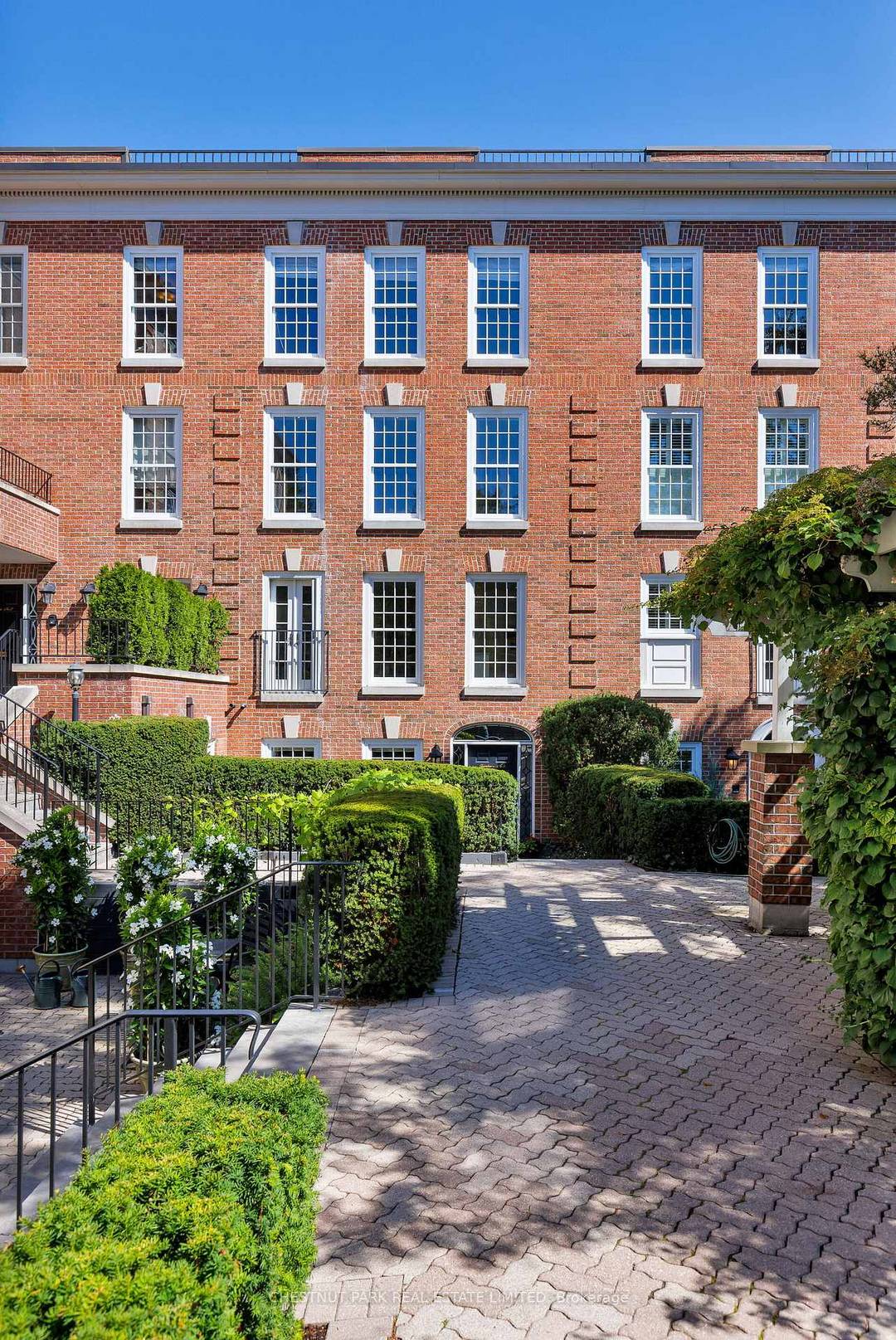 Enchanting South Rosedale boutique townhouse featuring over 2, 300 square feet, just steps from Yonge Street.