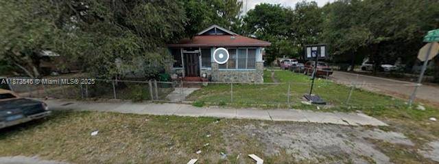 This 7, 800 sq ft lot is centrally located in one of Miami s fastest growing neighborhoods, surrounded by new developments and new construction homes selling well above 1M.