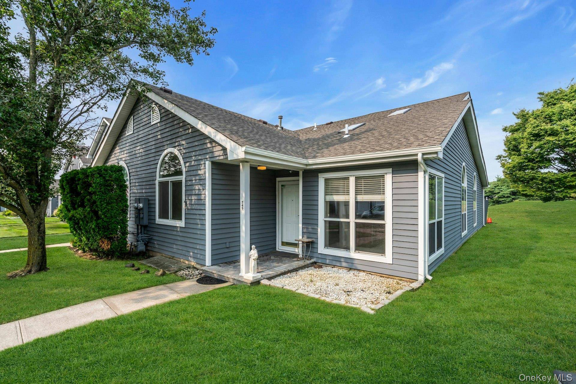 Beautifully updated 2 bedroom, 2 bath end unit located in the highly desirable Birchwood at Spring Lake Golf Community.