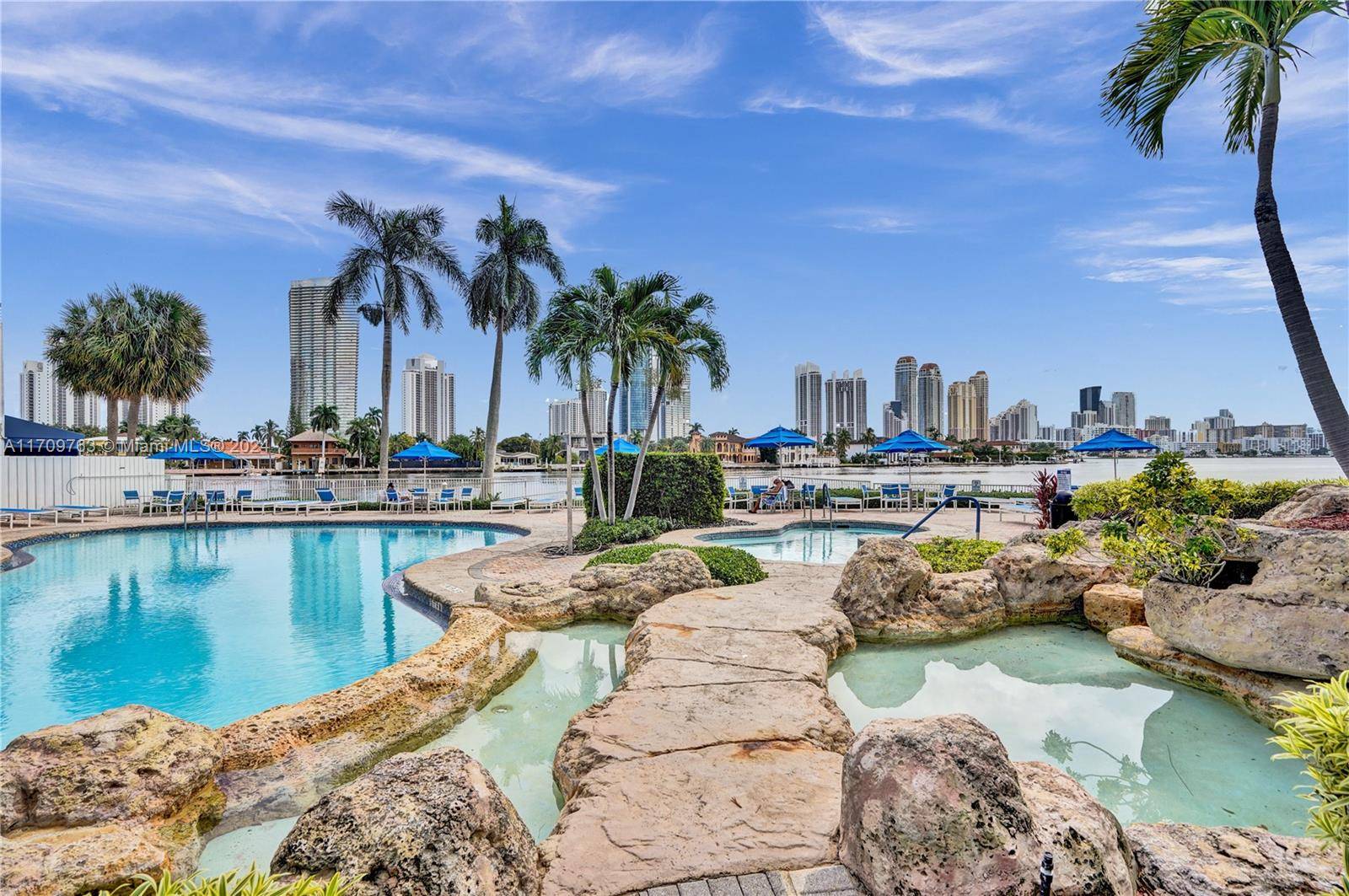 COMPLETELY RENOVATED, 2 BED 2.