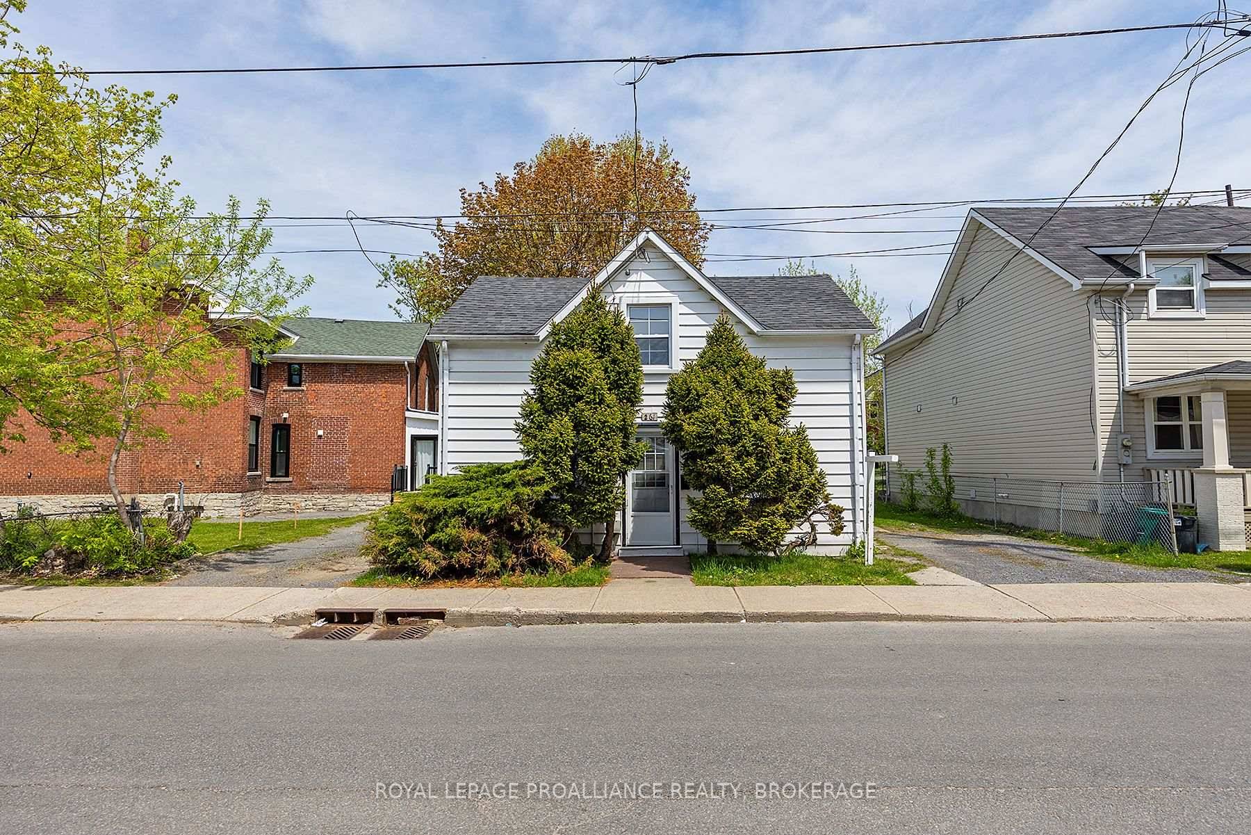 Legal non conforming duplex in a great location.