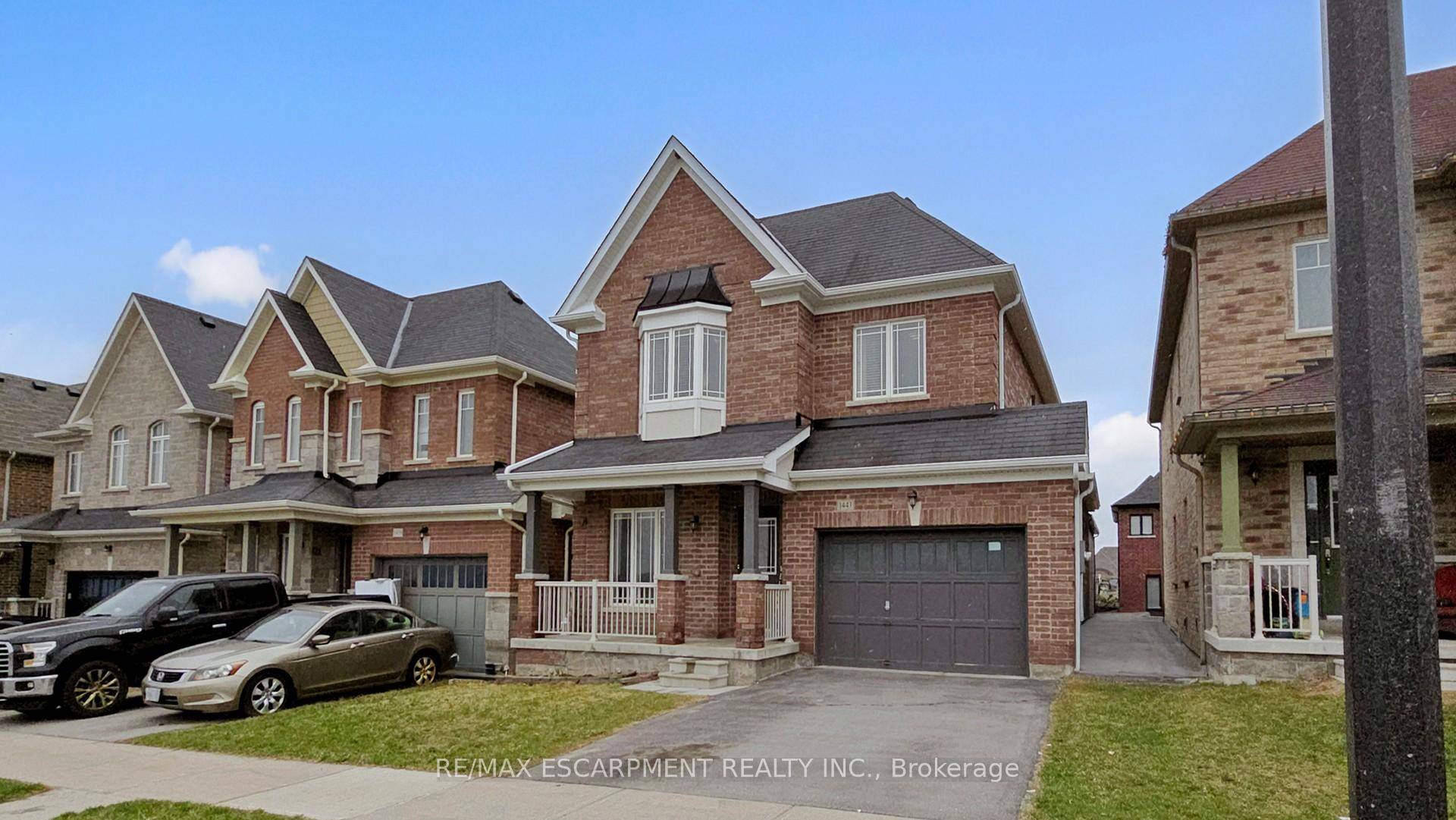 Immaculate Detached Home Nestled In Lefroy.