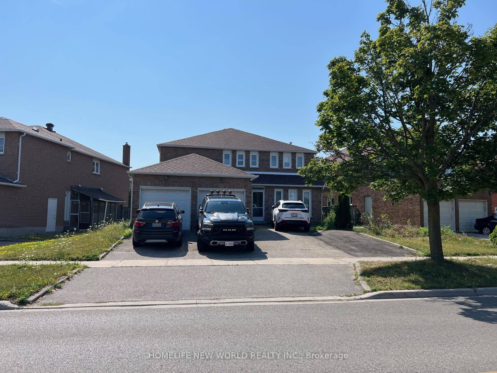 Convenience location situated at the in a family friendly neighborhood at the boundary of Markham amp ; Scarborough area !