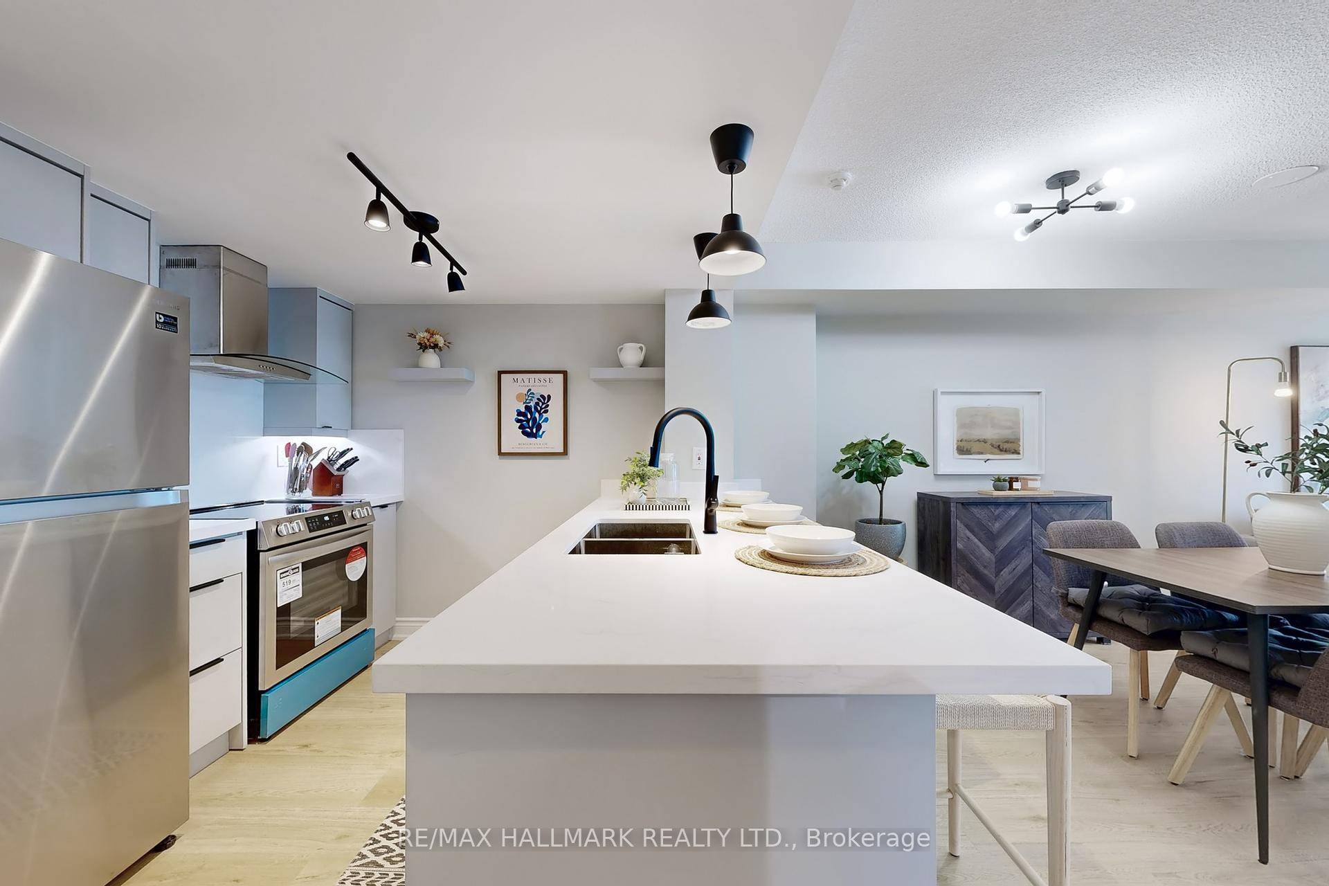 Welcome To Your Dream Condo At Centro Towers !