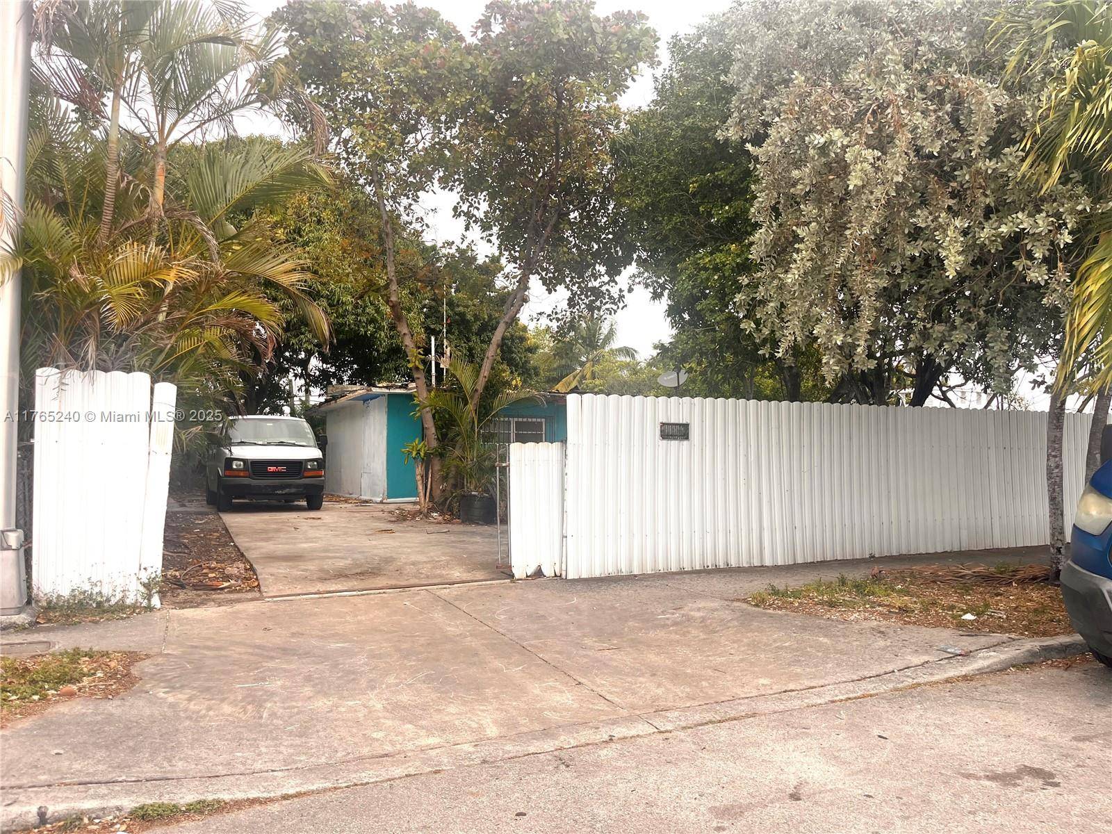 PLEASE BE ADVISED, THE BUYER IS SOLELY RESPONSIBLE FOR CONDUCTING ALL NECESSARY DUE DILIGENCE TO IDENTIFY, RESOVE, AND CLOSE ANY OPEN EXPIRED PERMITS, MUNICIPAL LIENS, AND OR CITY COUNTY VIOLATIONS ...