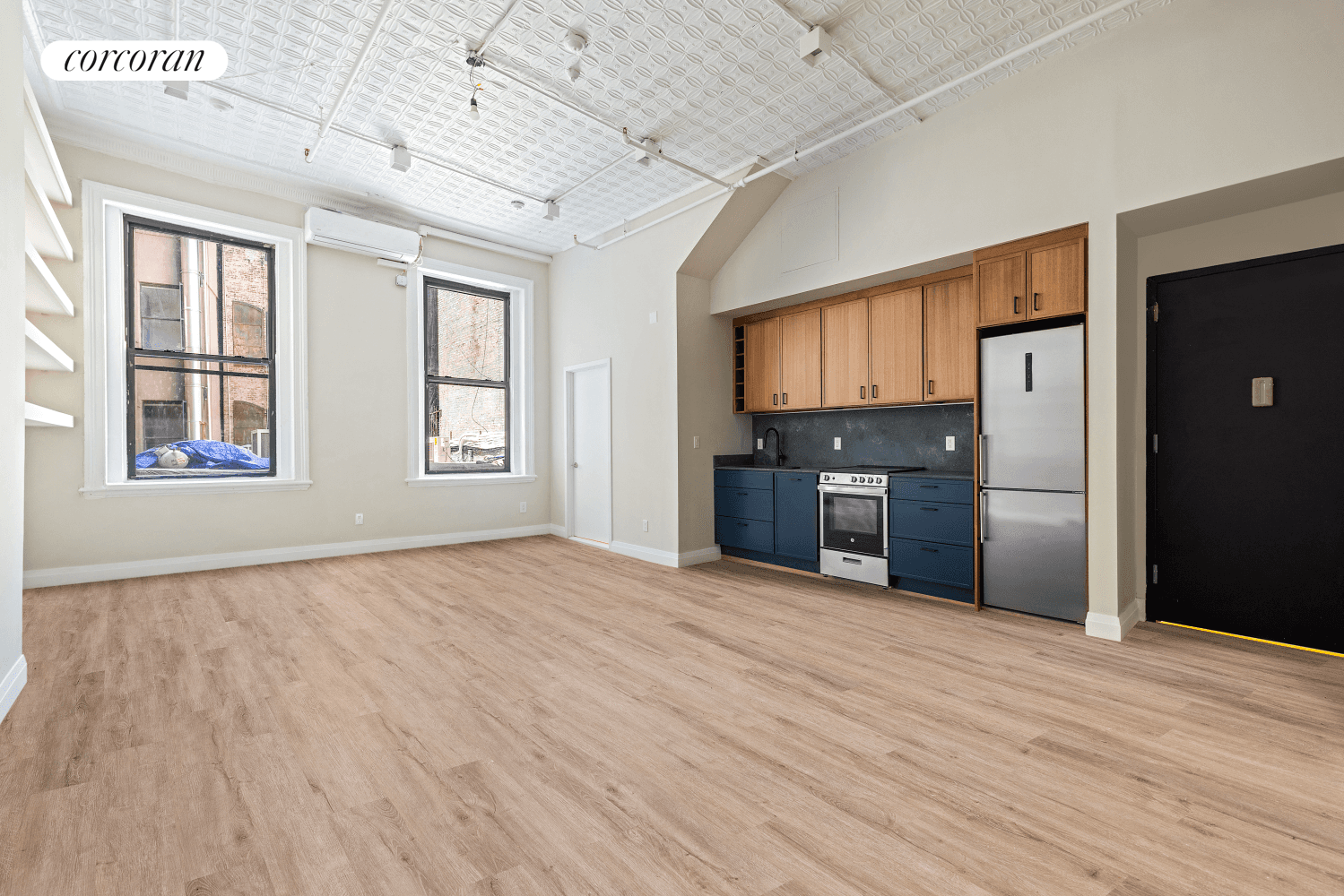 Welcome to your new SoHo sanctuary avaiable July 1 !