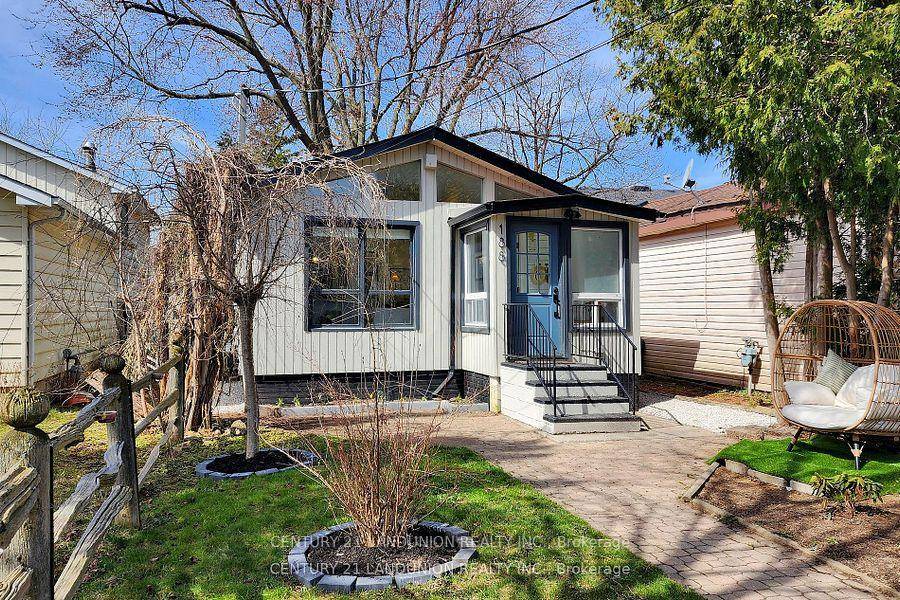 Unique 4 bedroom 2 washroom Lakeside house with profitable rental income !