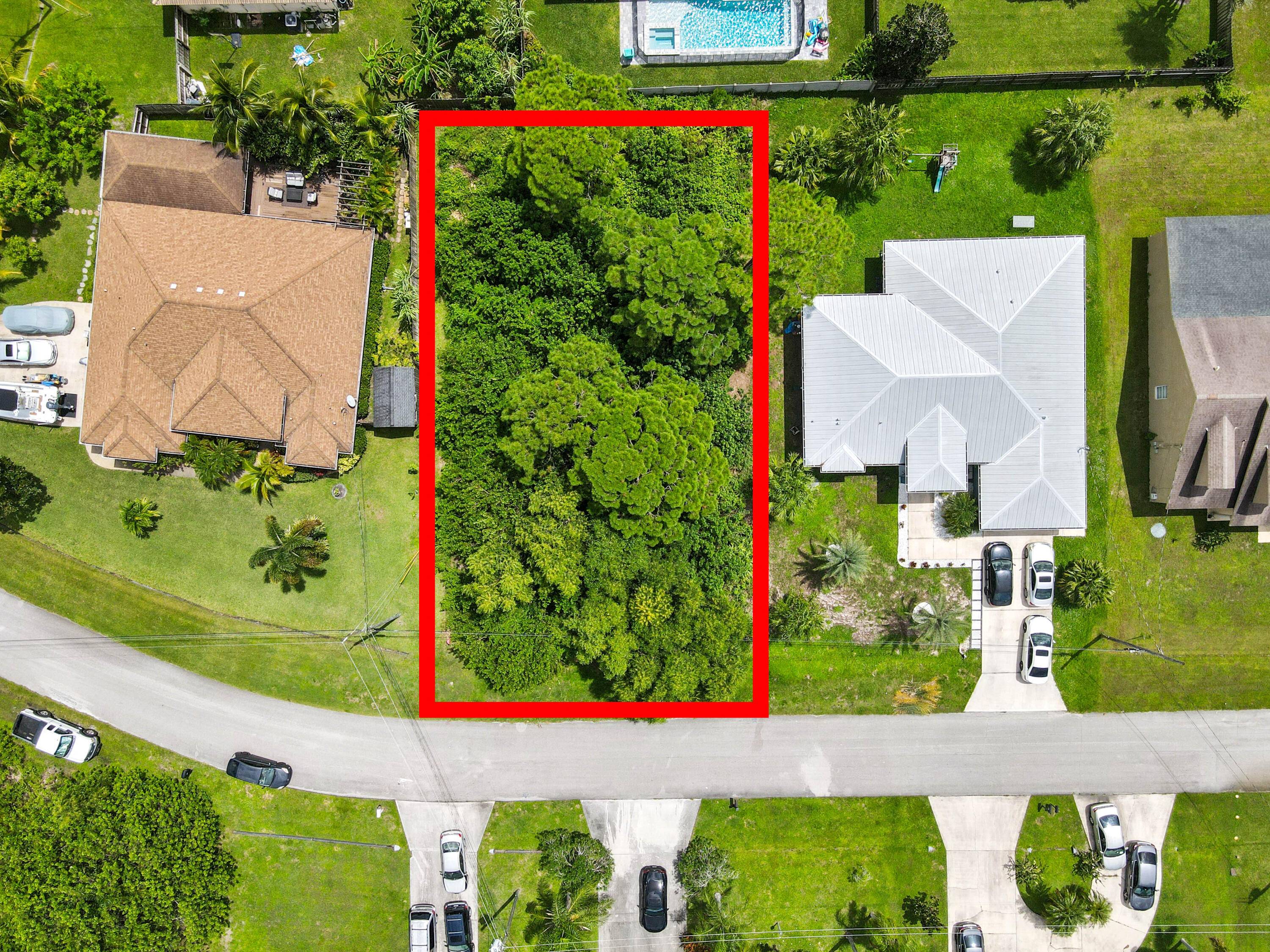 Discover the perfect canvas to build your dream home or investment property on this spacious 10, 000 sq ft lot in the heart of Port Saint Lucie.