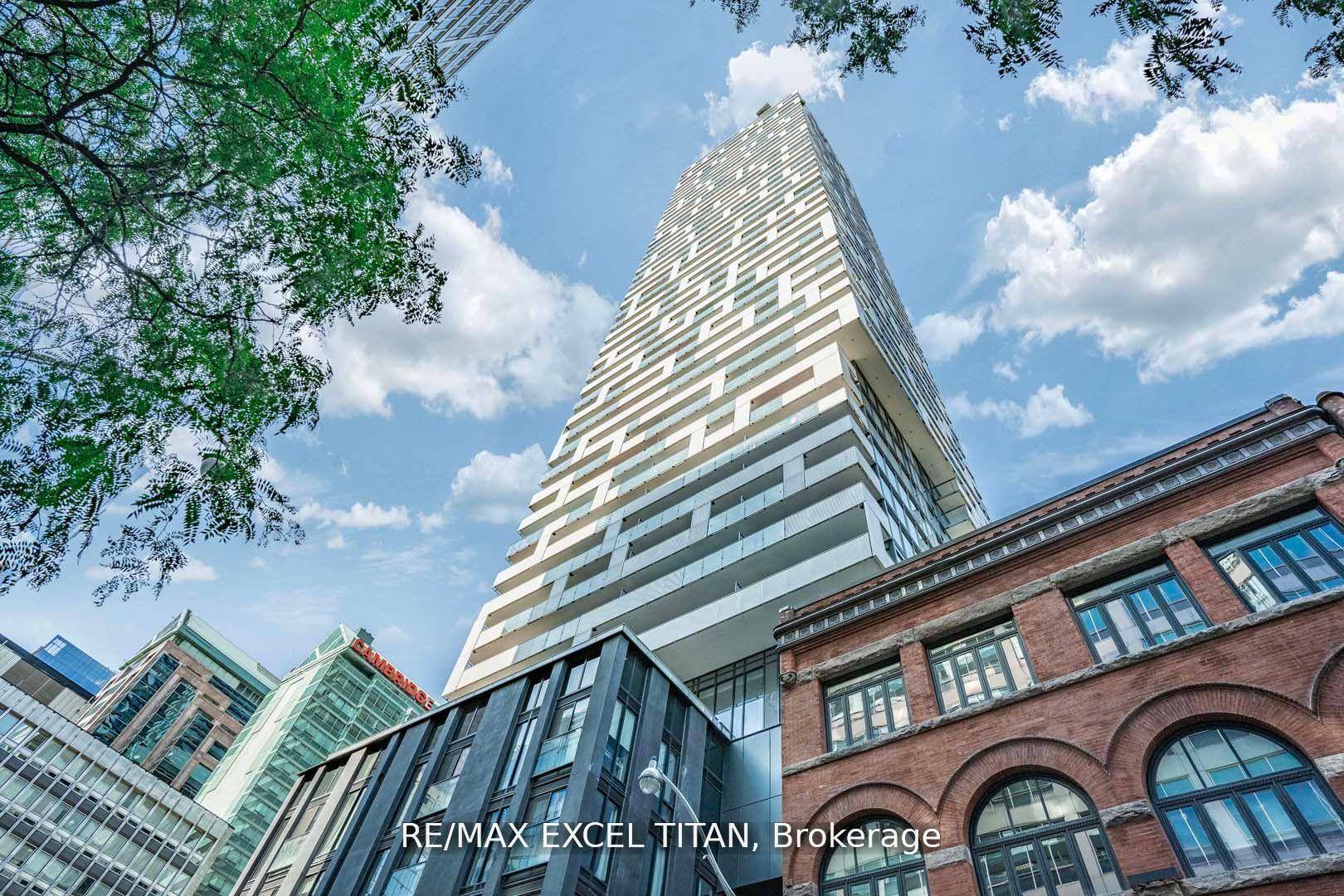 Experience luxury living in this stunning 2 bedroom, 2 bathroom penthouse suite located in the highly sought after Yonge Rich community.