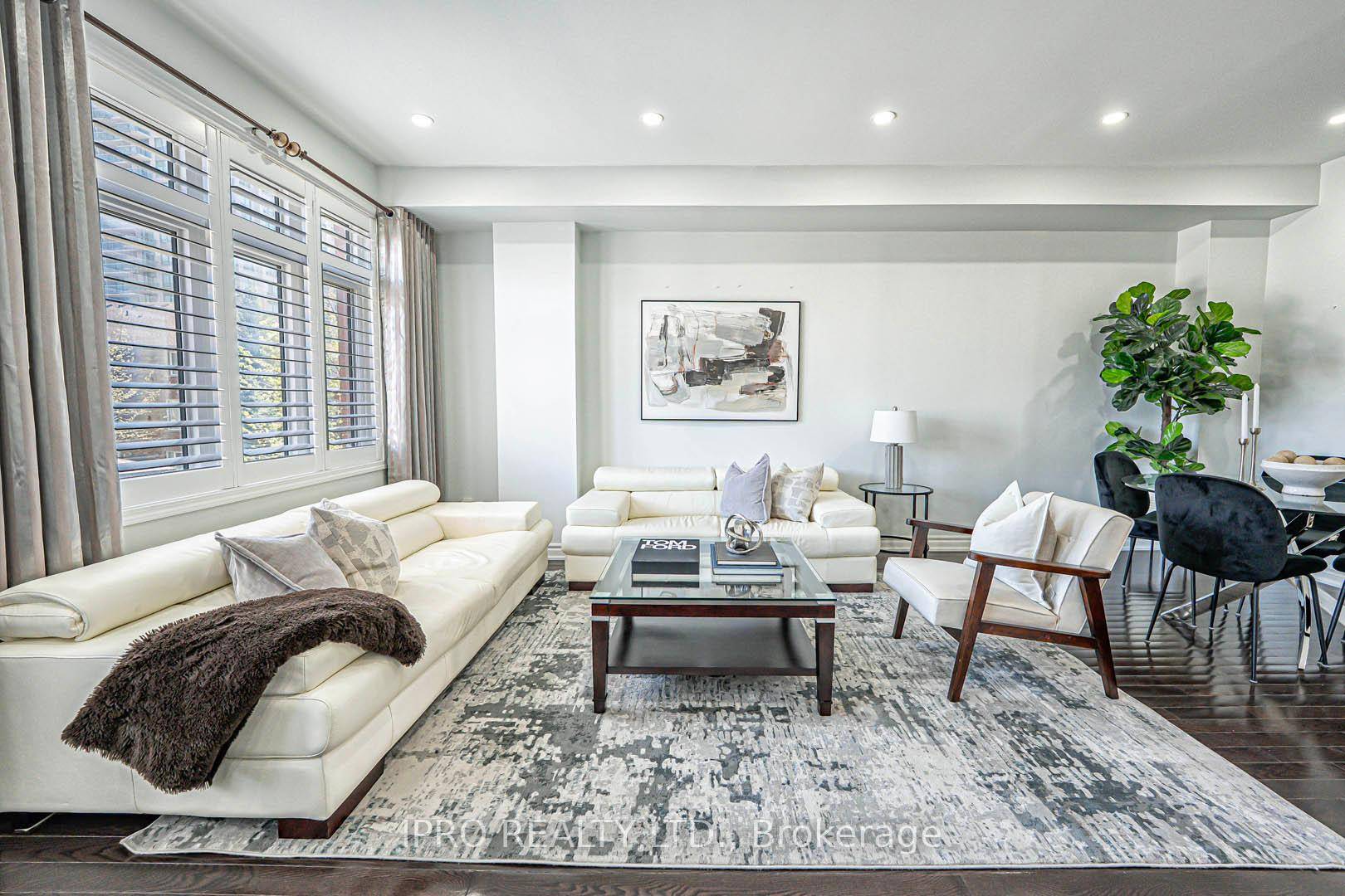 Superb Location at the Eastern end of Mississauga !