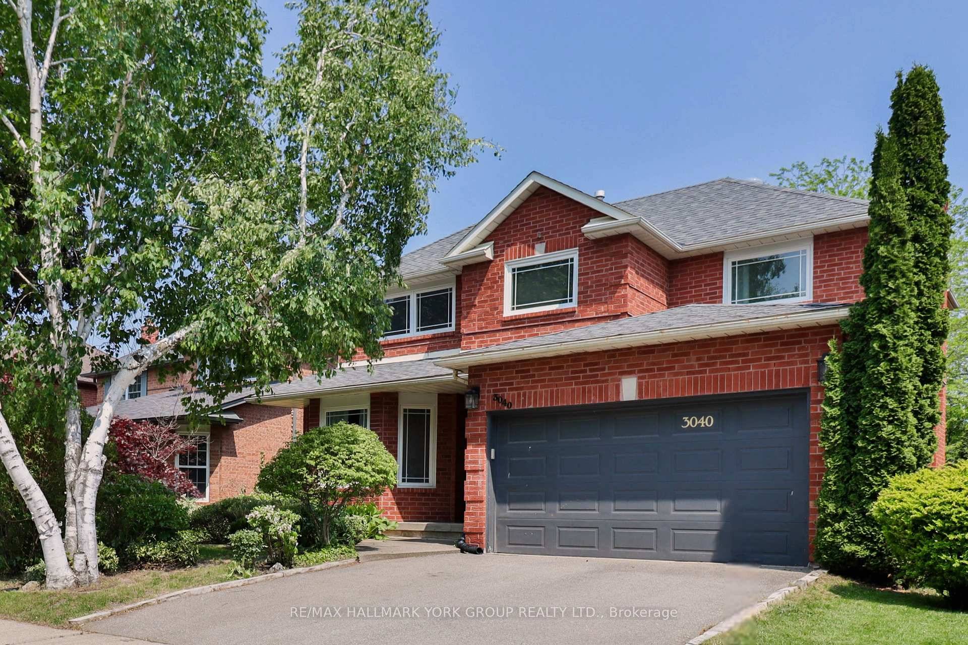Client RemarksWelcome to this beautifully renovated 4 bedroom home, completely transformed from top to bottom, in the highly sought after Bronte West community !