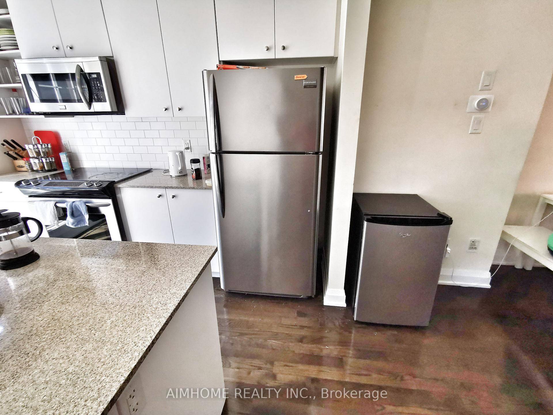 Immerse yourself in the epitome of luxury living with this exquisite corner executive suite located in the heart of the vibrant downtown entertainment district.