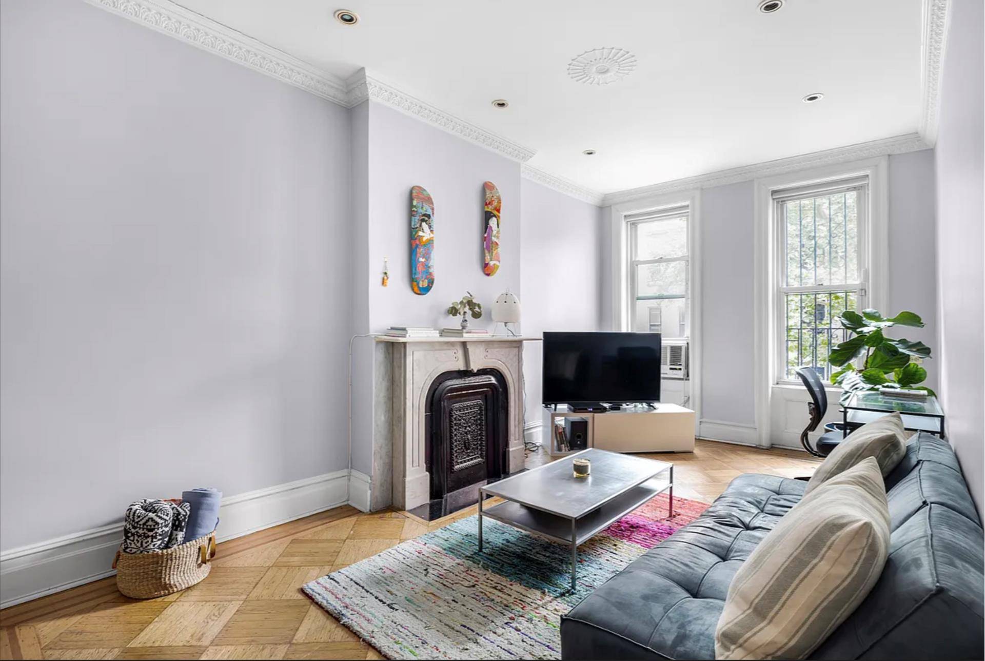 Welcome to 186 E 75th Street, a bright elegant full floor apartment with all the charm of an Upper East Side townhouse.