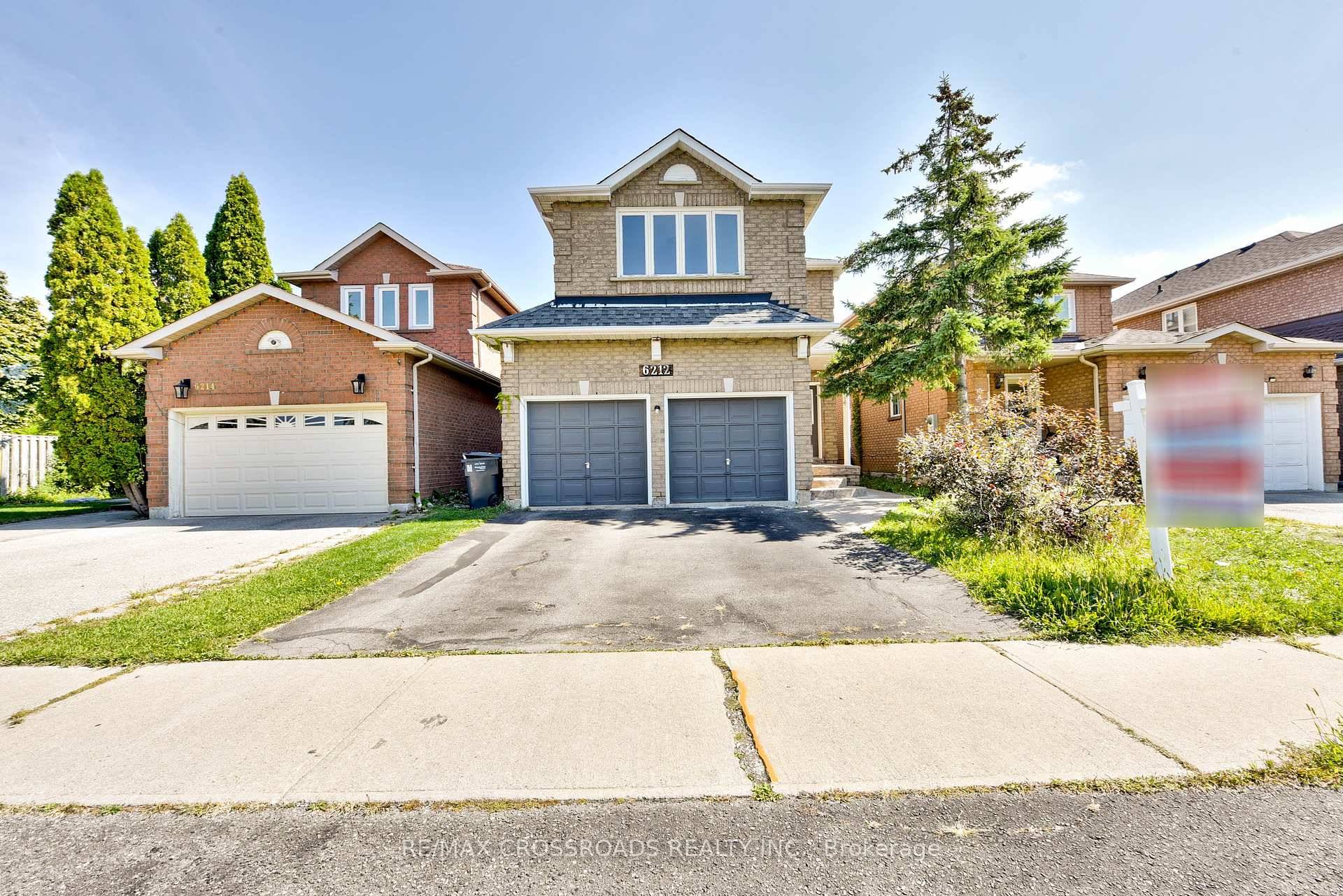 Demand Location Apprx 2150 sq ft plus basement Spacious Detached 4 bedroom house with basement income apartment having separate entrance New Roof, New Furnace, New AC, Freshly Painted Nice and ...