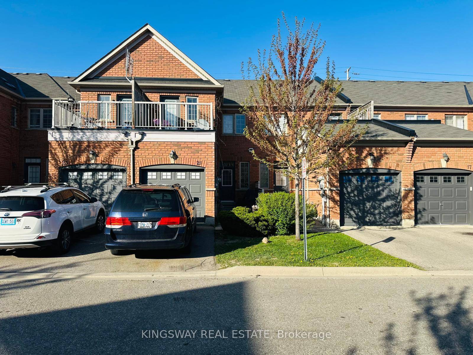Rare Find ! Luxury townhouse with finished Basement in the heart of Mississauga, offerings spacious layout and upscale finishes, making it perfect for modern living.