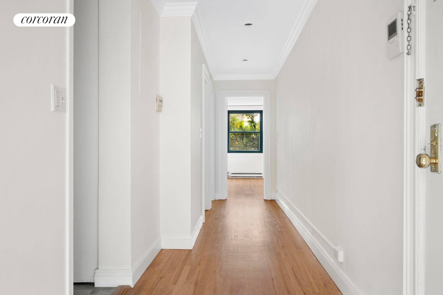 LARGE AND BRIGHT 2 BEDROOM !