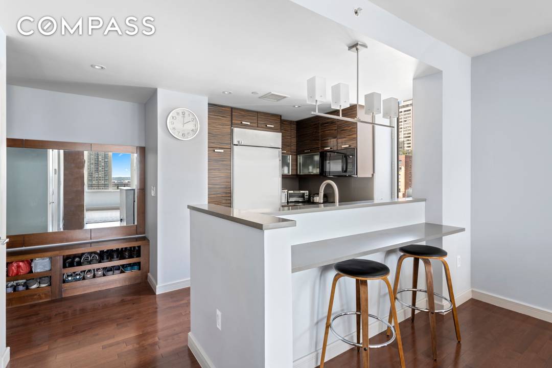 Amazing views from the sprawling 1, 466 square foot 2 bedroom apartment.