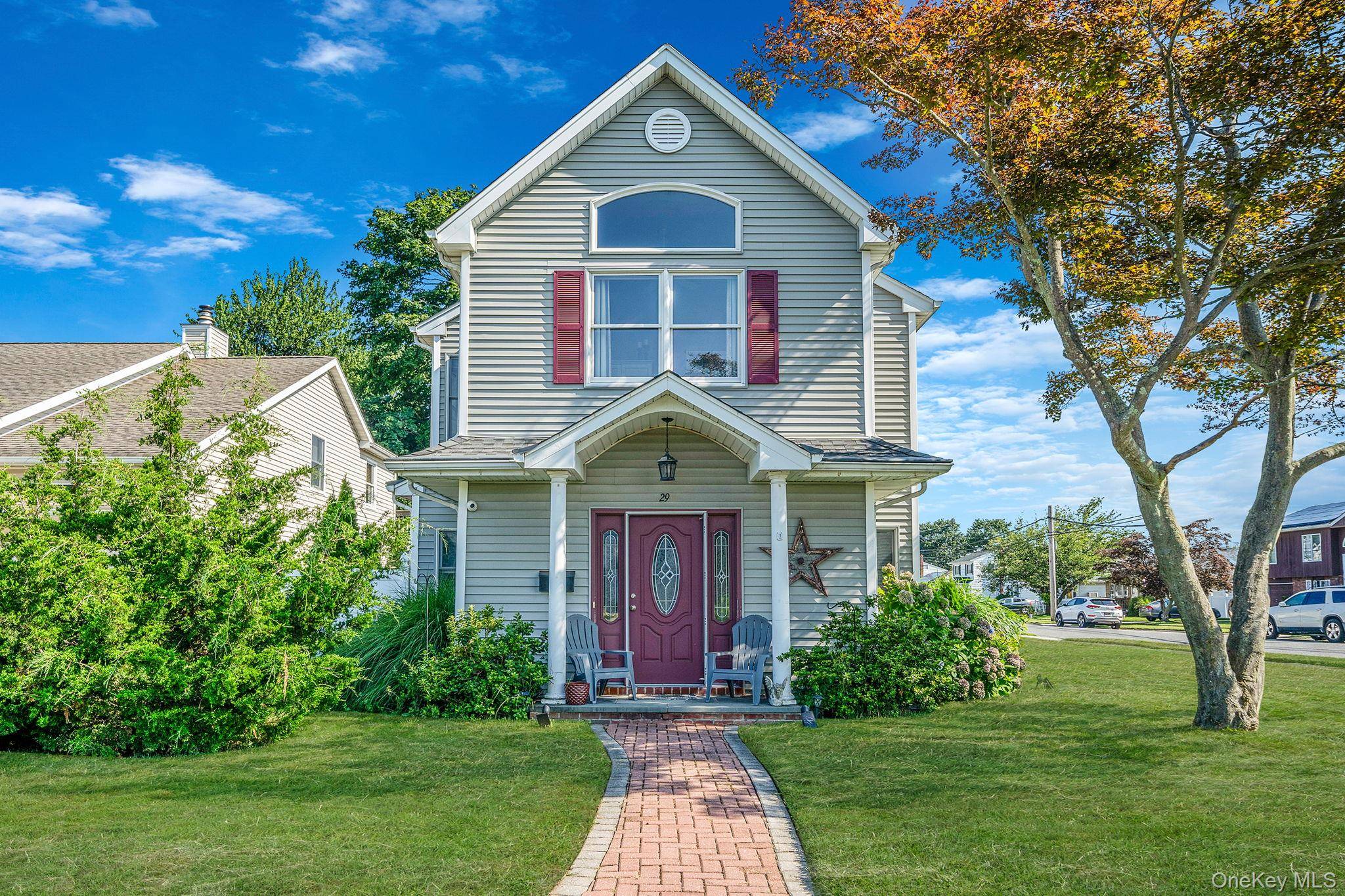 Enjoy spectacular sunsets from this beautifully maintained corner home located in the desirable Amity Harbor community.