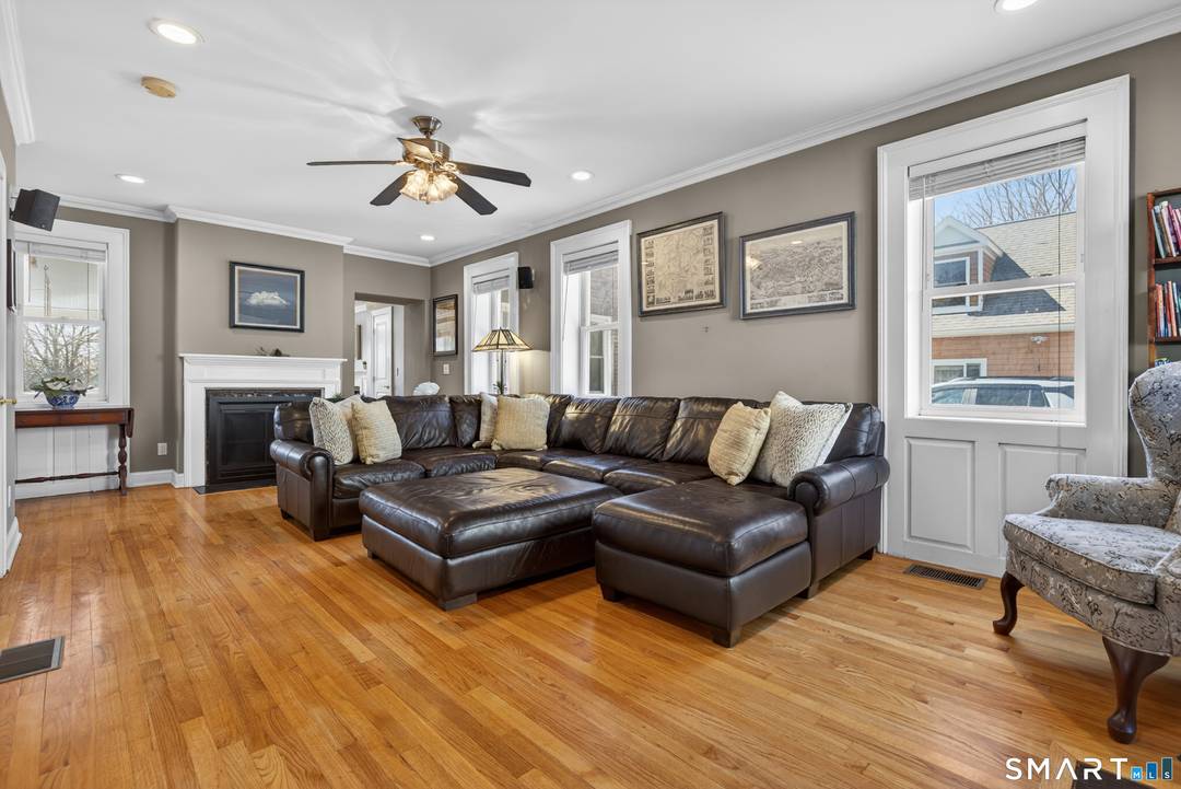 Historic Farmhouse Colonial with Pool, Guest Suite Walk to Train Prime Milford, Connecticut Location Best of both worlds timeless New England charm meets modern luxury living in this beautifully updated ...