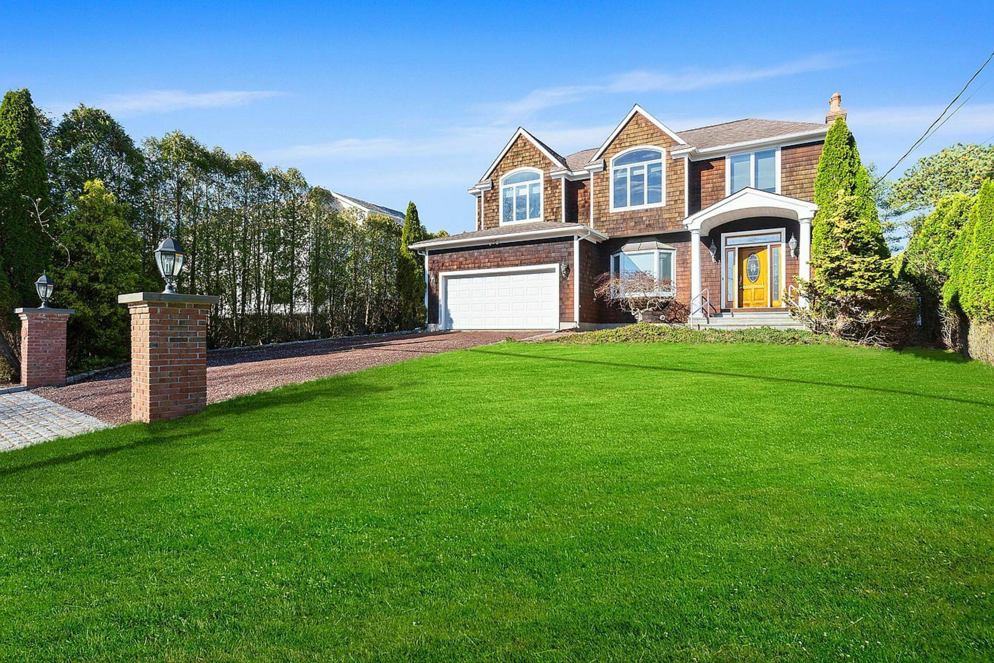 4 Bedroom Home with Beach Access. 