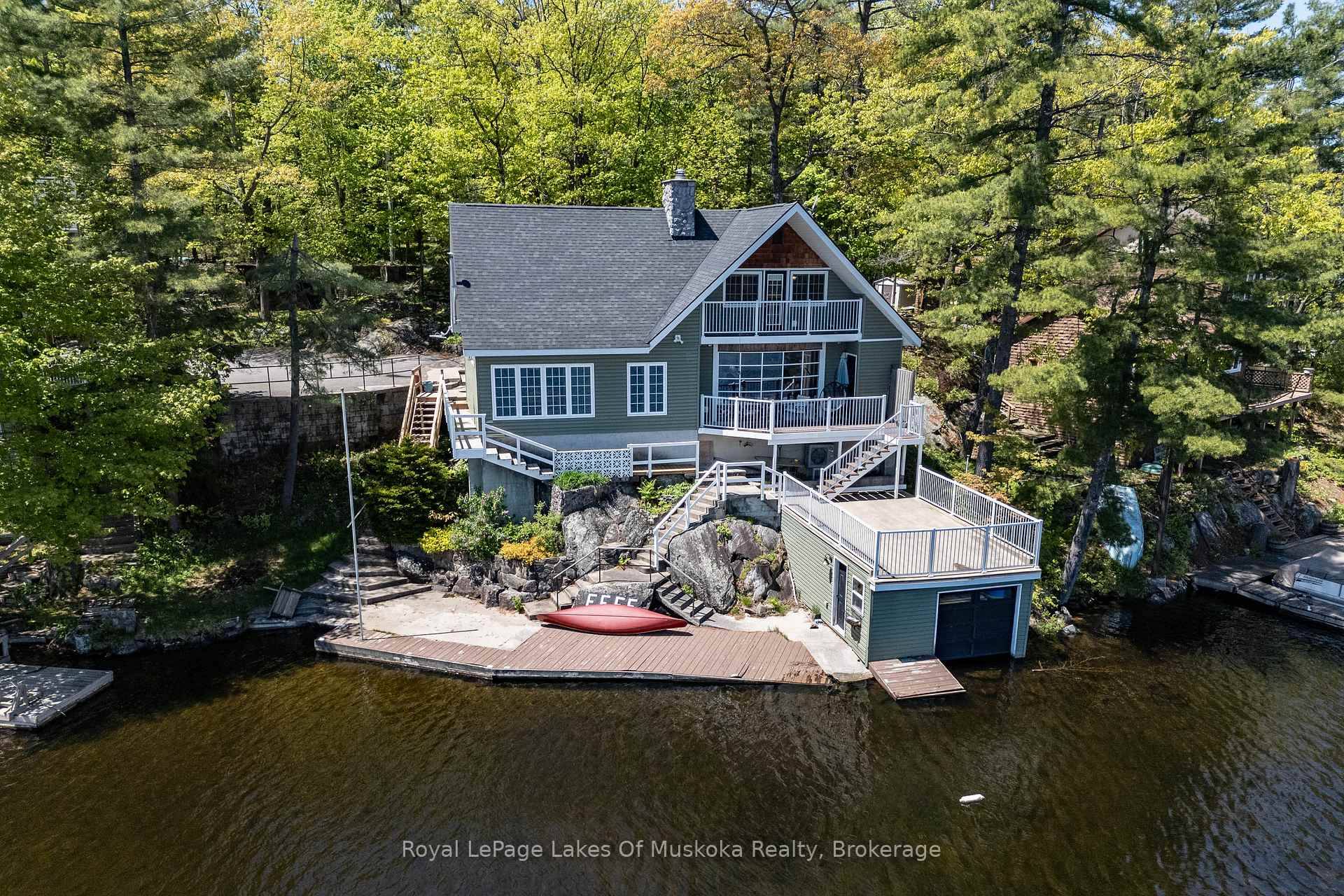 Well appointed family cottage home on Gull Lake !