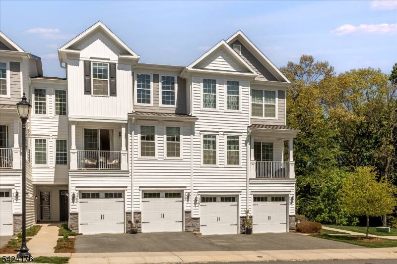 Located in the sought after Hilltop community, 125 Sequoia Dr is the kind of home that invites you to stay a while.