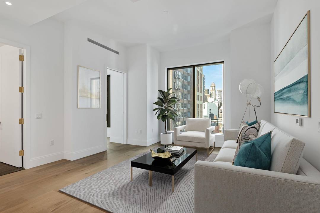 Modern 1 Bedroom with Iconic Views at Rose HillWelcome to this elegant 1 bedroom, 1 bath home on the 19th floor of Rose Hill, the Rockefeller Group s flagship Manhattan ...