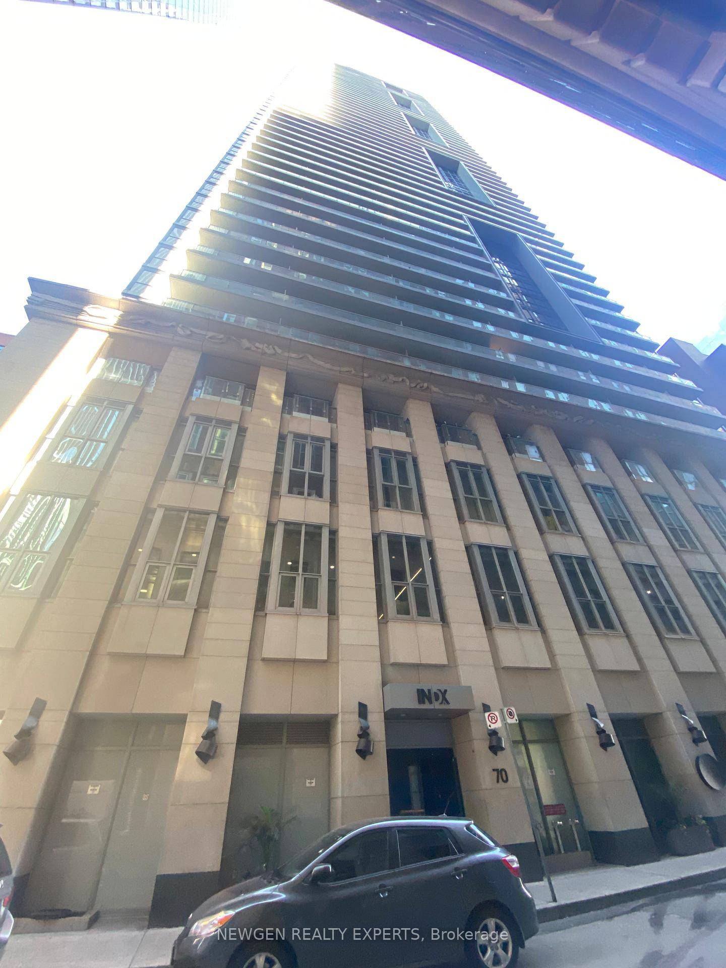 Luxurious Indx Condo in the Heart of Toronto's Financial District, 1 Bedroom Suite.