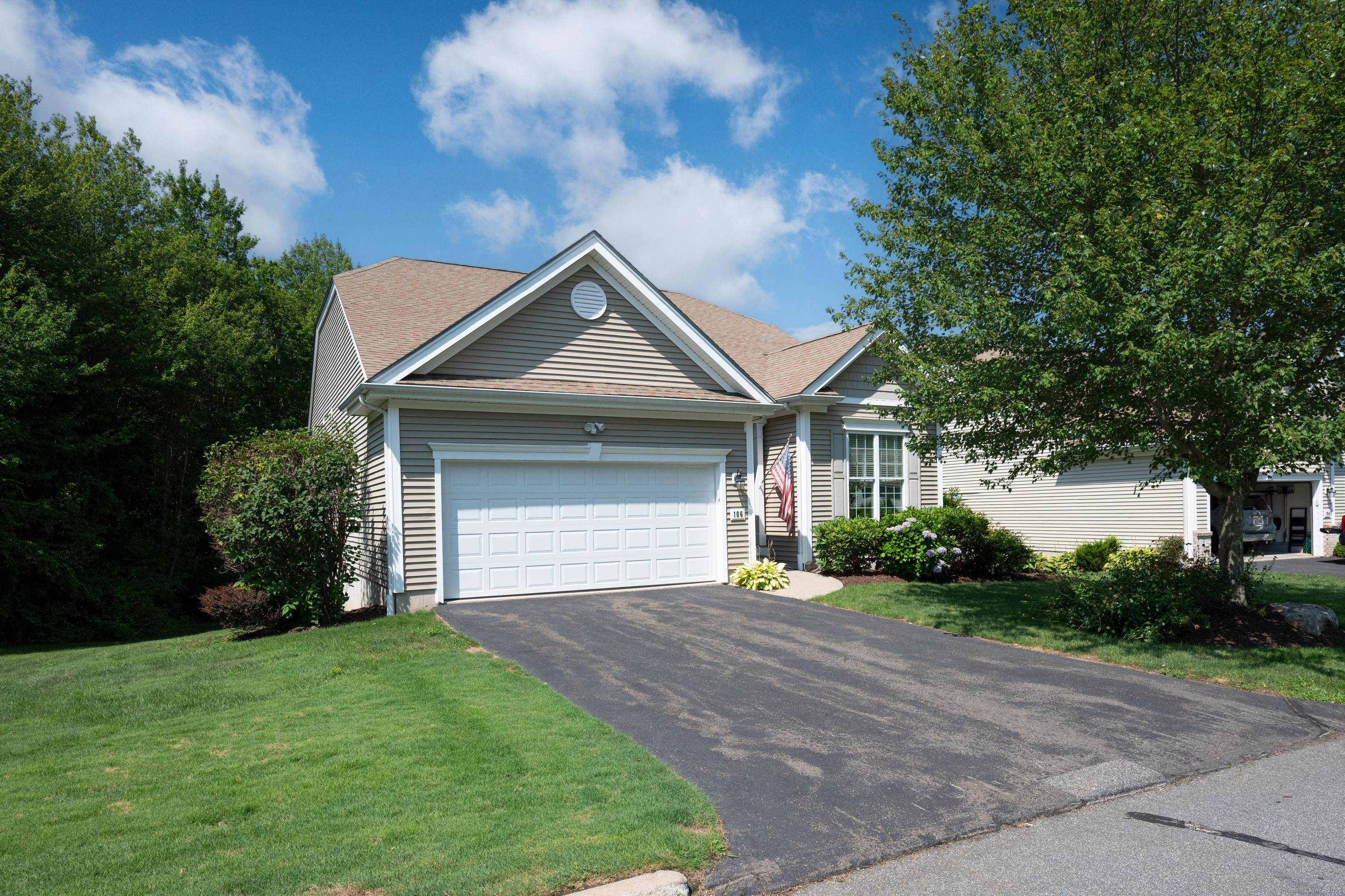 Very well maintained Franklin model with hardwood floors on main level except bedrooms and baths.