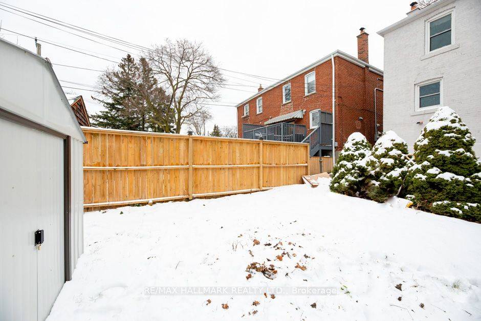 Location, location ! This solid brick home is located in the highly desirable Upper Beaches area.