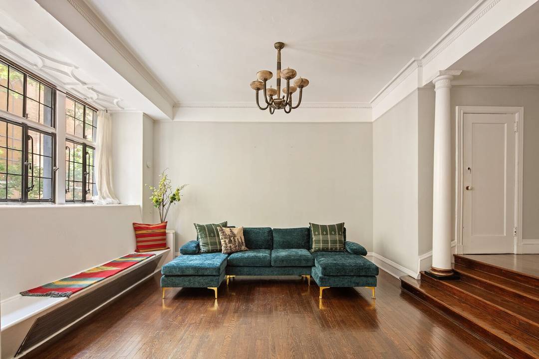 Enjoy iconic Upper West Side living seconds from Central Park and Lincoln Center at the famed Hotel des Artistes, a landmarked co op situated on the acclaimed tree lined street ...