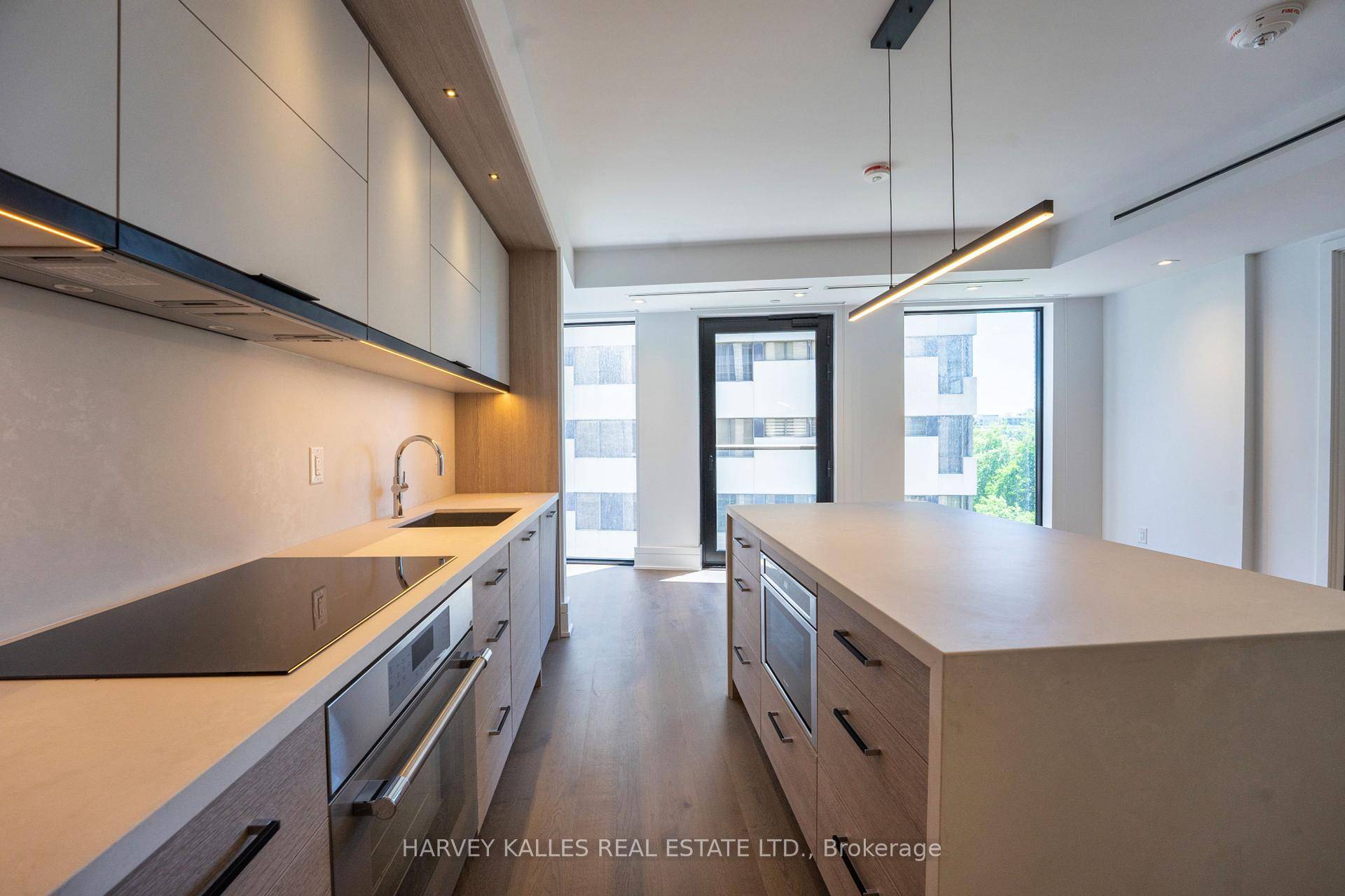 Beautiful 1 Bedroom at 2Fifteen !