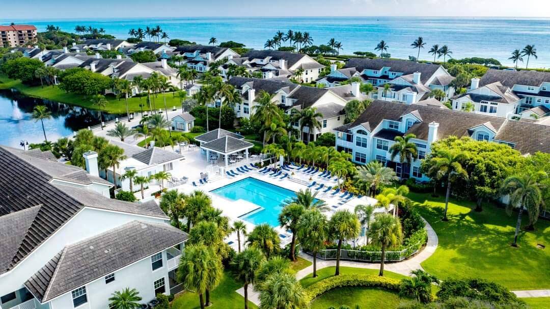 Annual Rental Available MAY 1, 2026Newly renovated bathroom Photos coming soon !