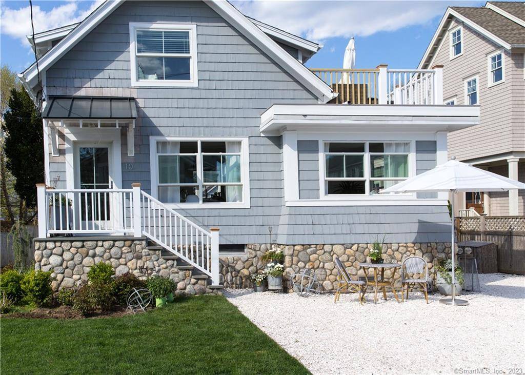 Completely renovated Nantucket inspired cottage with cobblestone apron and crushed oyster shell driveway available for Winter rental.