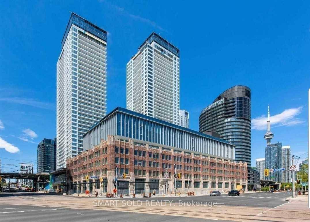 Luxury 3Bd Unit, South Facing With Hugh Balcony, Bright amp ; Spacious, The Best View In Toronto With Breathtaking Lake Views, A Stylish Kitchen ; An Elegant Spa Like Bath, ...