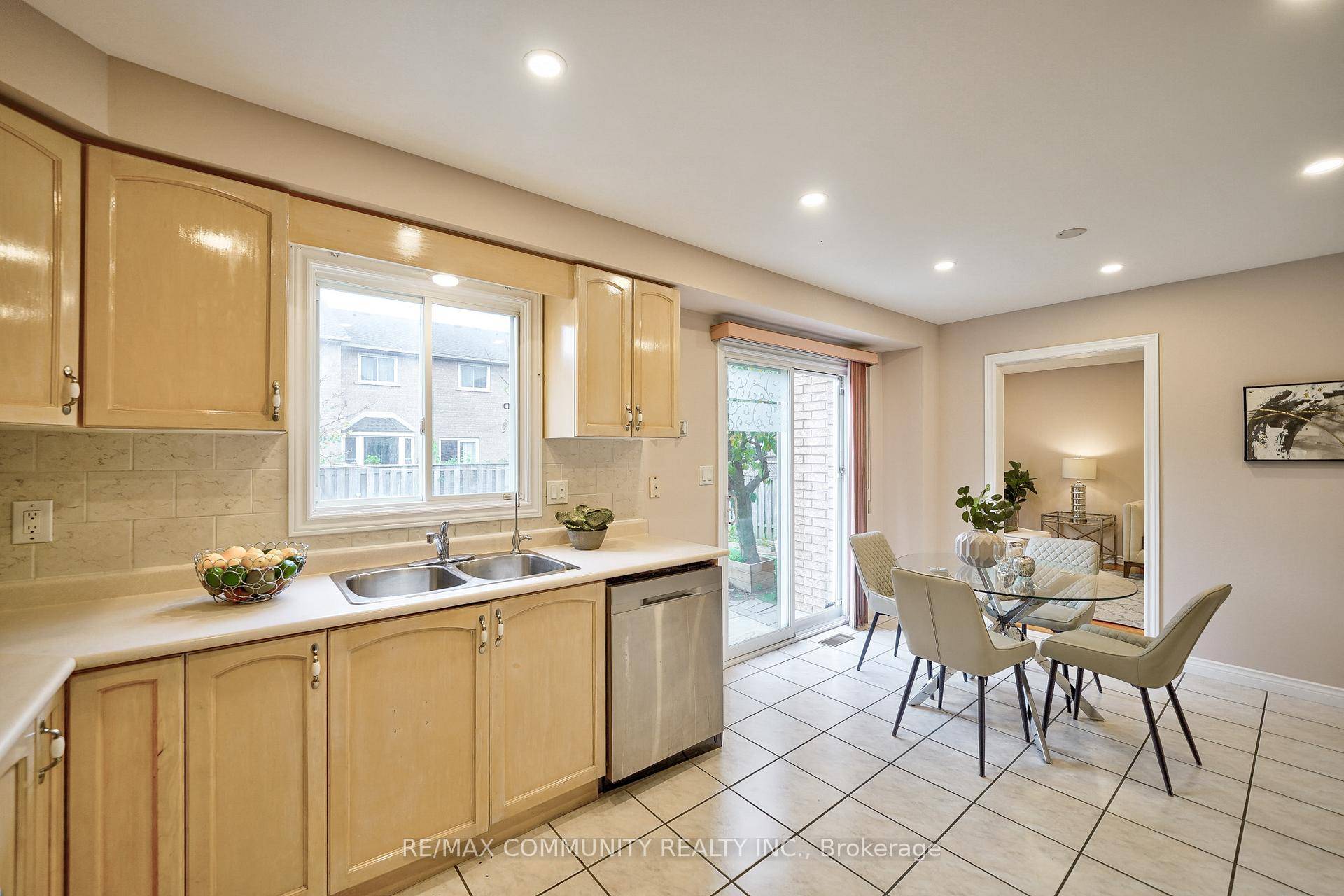Welcome To This Beautifully Maintained Ready To Move In 2 Storey, All Brick House with 4 2 Bedrooms, 4 Washrooms And 6 Parking Spaces Located In A Family Friendly Neighborhood ...