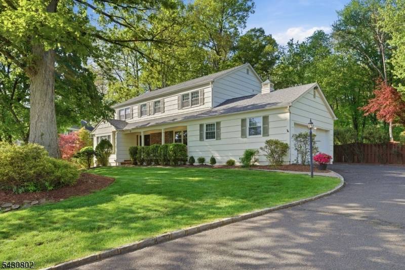 Experience this stunning Center Hall Colonial perfectly situated in highly sought after Wickham Woods neighborhood featuring an ENTERTAINERS DREAM BACKYARD NEARBY THE HEART OF DOWNTOWN CHATHAM LESS THAN 1 HOUR ...