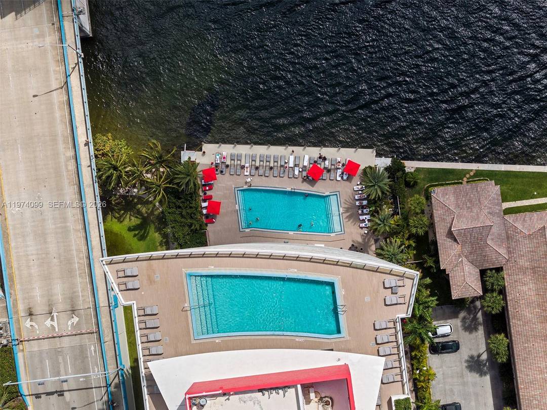 One of the highest producing 2 bedroom unit in the building positioned on the 28th floor with panoramic views.