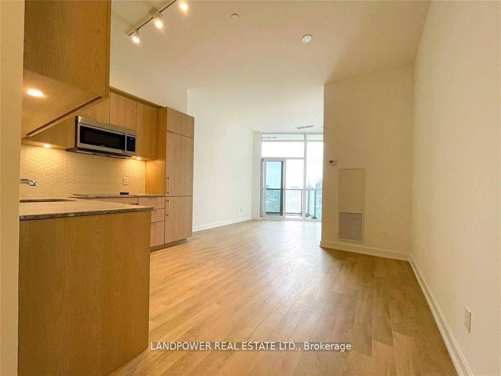 Live in the heart of Liberty Village with this bright and spacious one bedroom plus den suite on the 32nd floor.