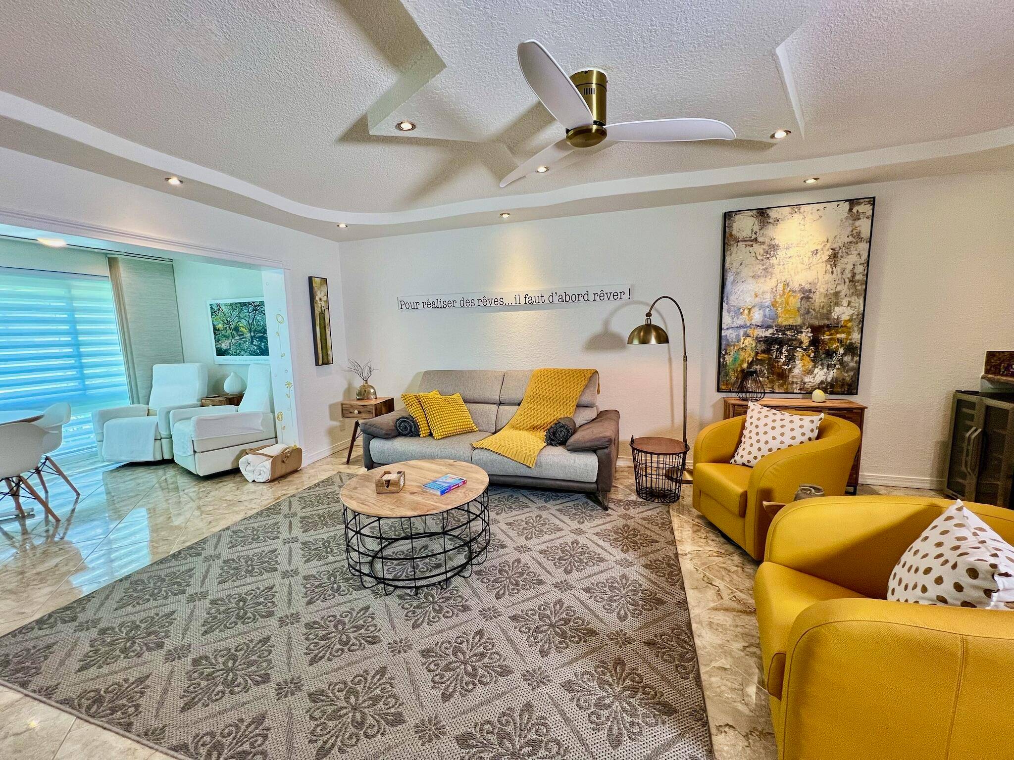 Beautifully remodeled 2 2 condo in Hawaiian Gardens, Phase 2 !