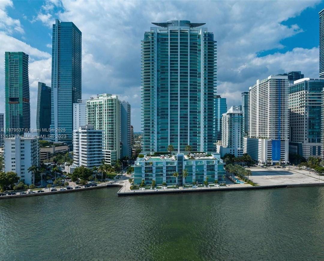 Rarely available one bedroom residence in Jade at Brickell Bay, directly facing Biscayne Bay.