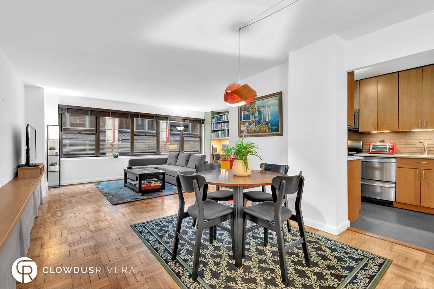 SPACIOUS CONVERTIBLE 2BR JUNIOR 4 IN PRIME GREENWICH VILLAGEVILLAGE HOUSE CONDOMINIUM 60 WEST 13TH STREET, APT 3CACCESS NOTESKindly note that all showings amp ; open houses are by appointment only.