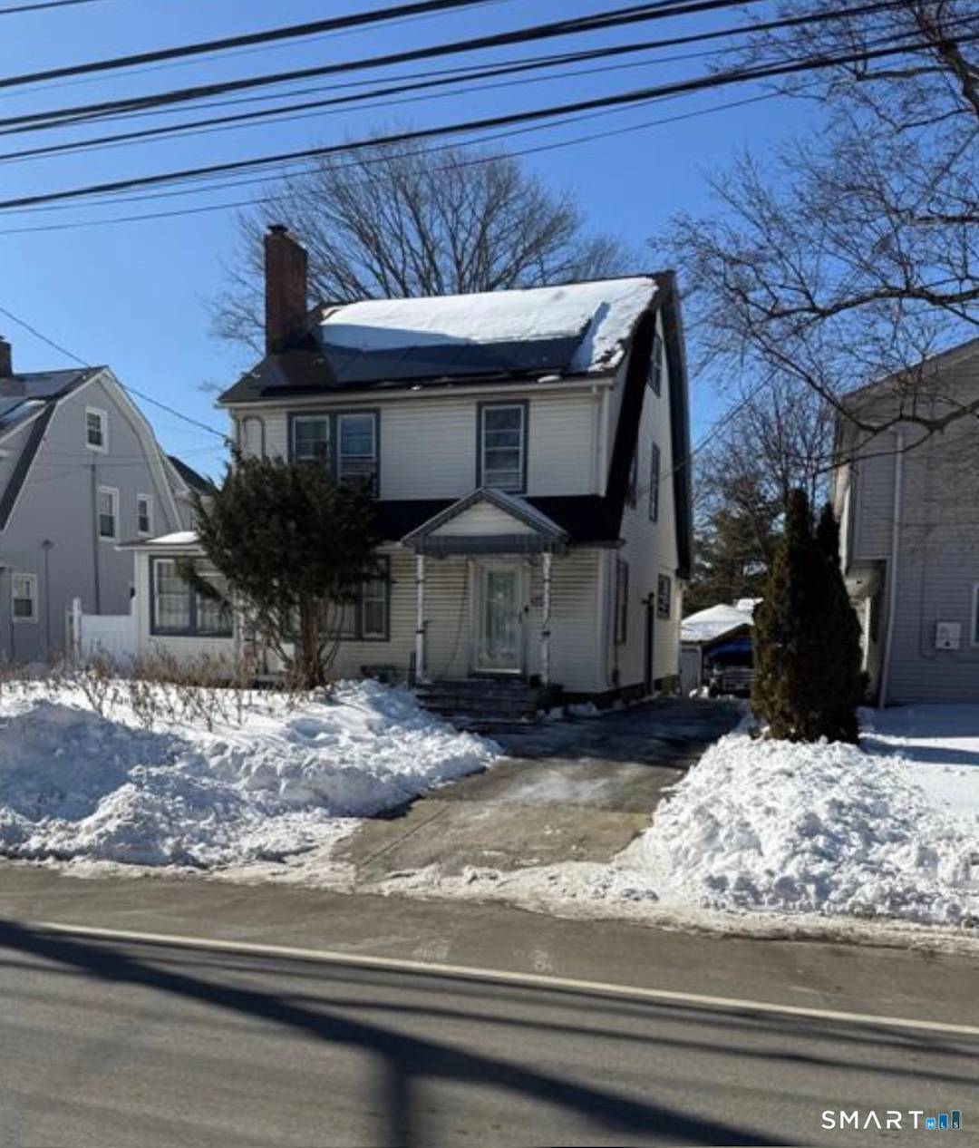 Charming Colonial in Bridgeport's North End !