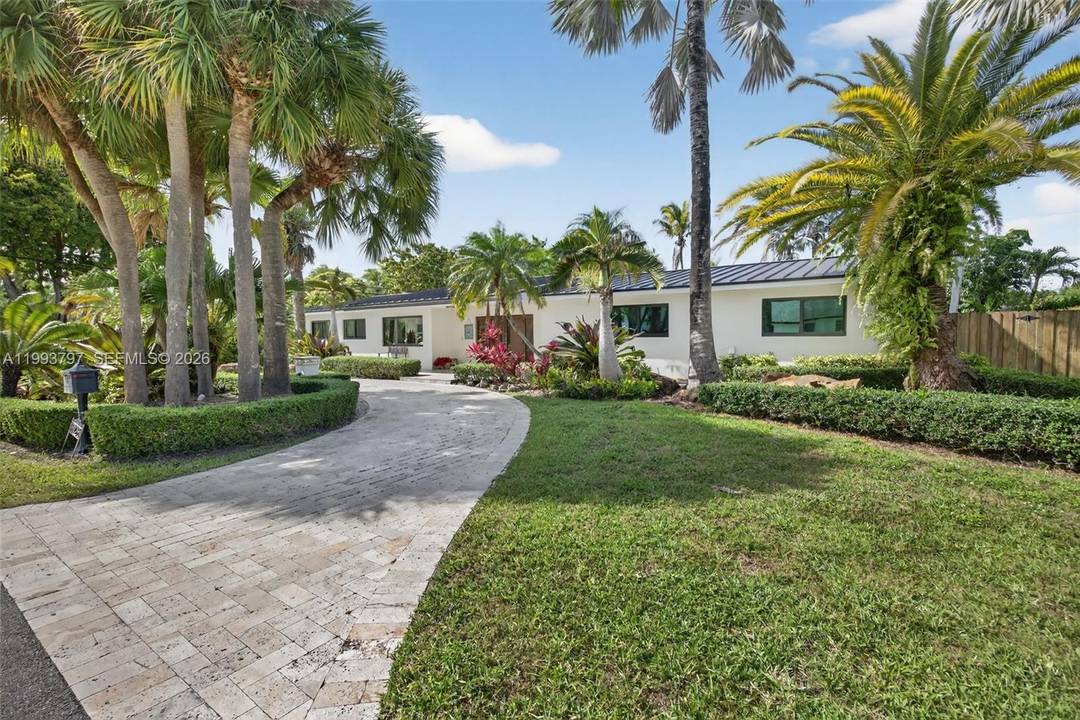 Experience easy, comfortable living in this welcoming 3 bedroom, 2.