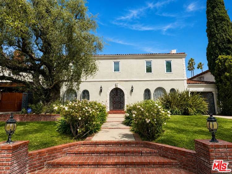 414 N Las Palmas Ave 4BR Mid Wilshire La