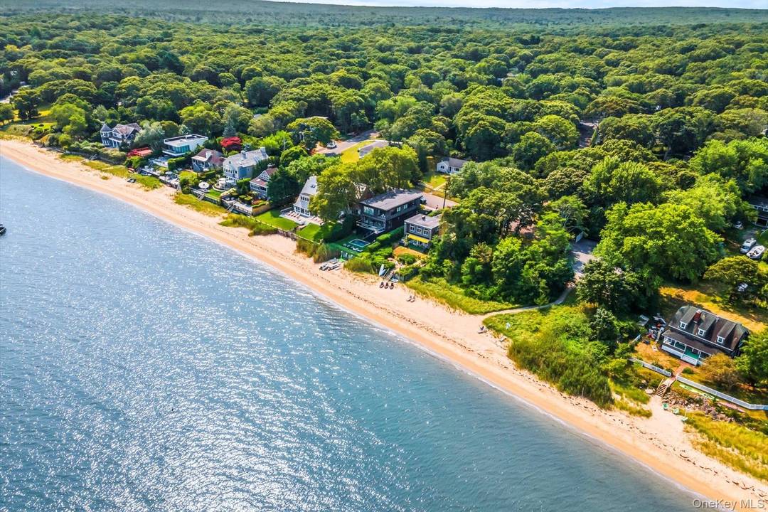 New 4BR New Construction with Water Views Sag Harbor Village Presenting an exceptional opportunity to own a stunning new property in the coveted Azurest community of Sag Harbor, NY.