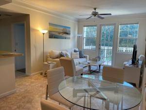 An amazing move in ready condo in the prestigious Mezzano condominiums.