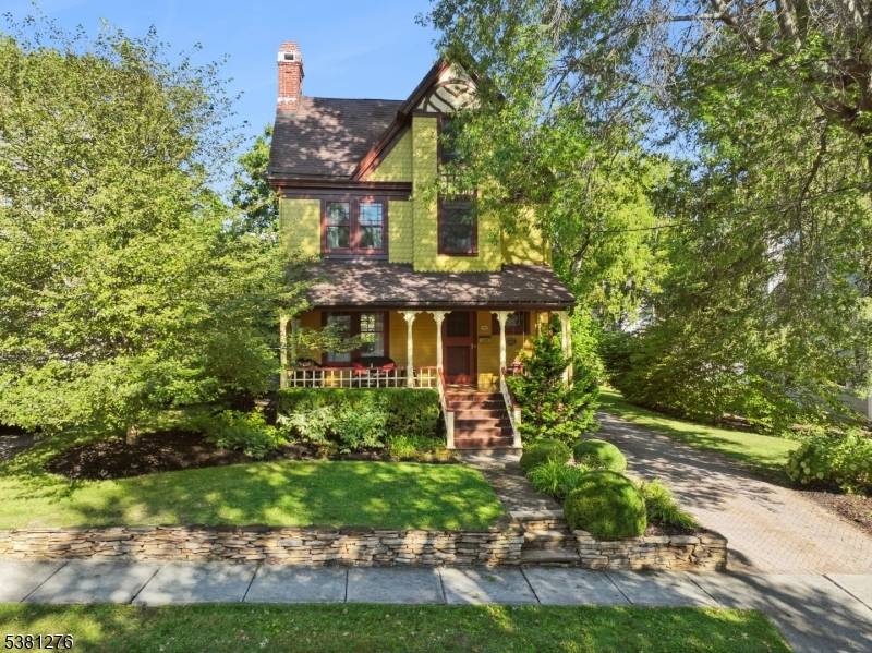 Welcome to 27 Maple Avenue, an elegant and modern home located in the heart of Madison, NJ.